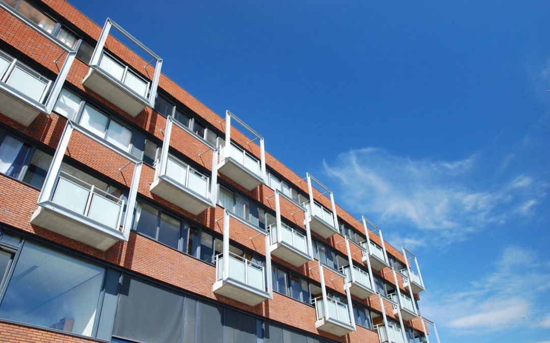Woningen / Appartementen en Brede School El Kadisia, Amsterdam