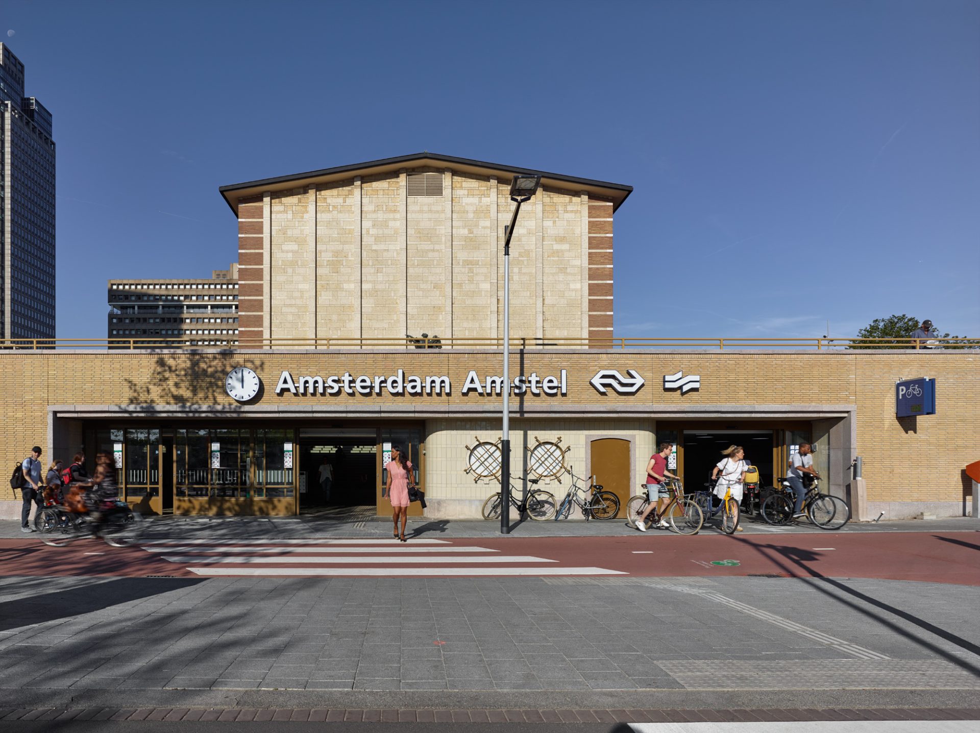 Restauratie keerwanden Amstel station